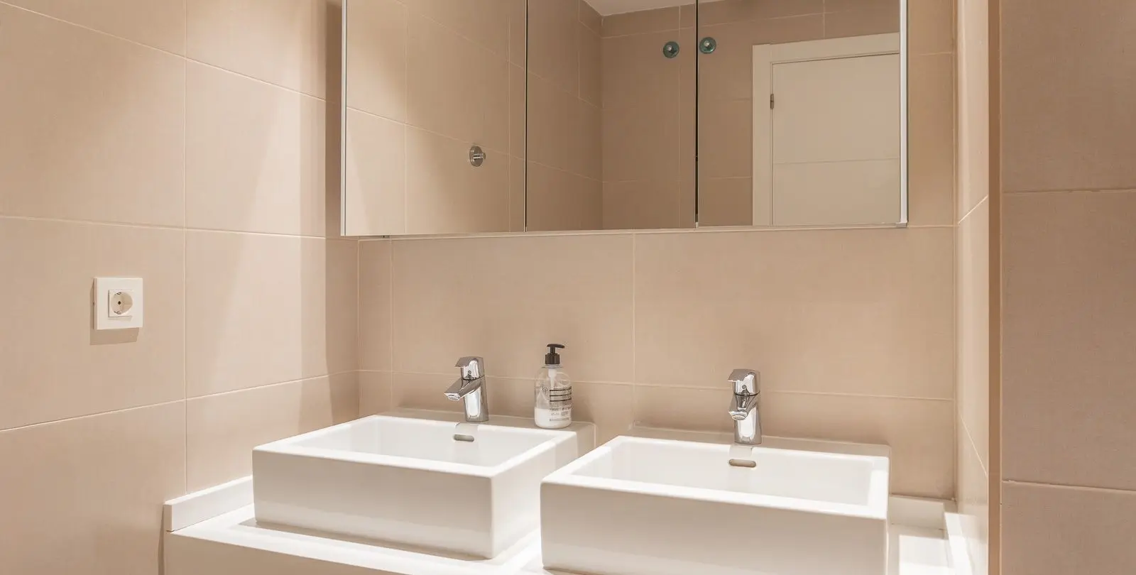 Продажа апартаментов на среднем этаже в Las Lagunas 25