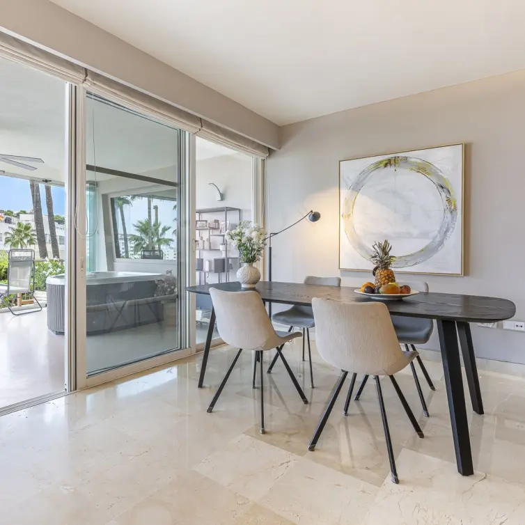 Продажа апартаментов на среднем этаже в Miraflores