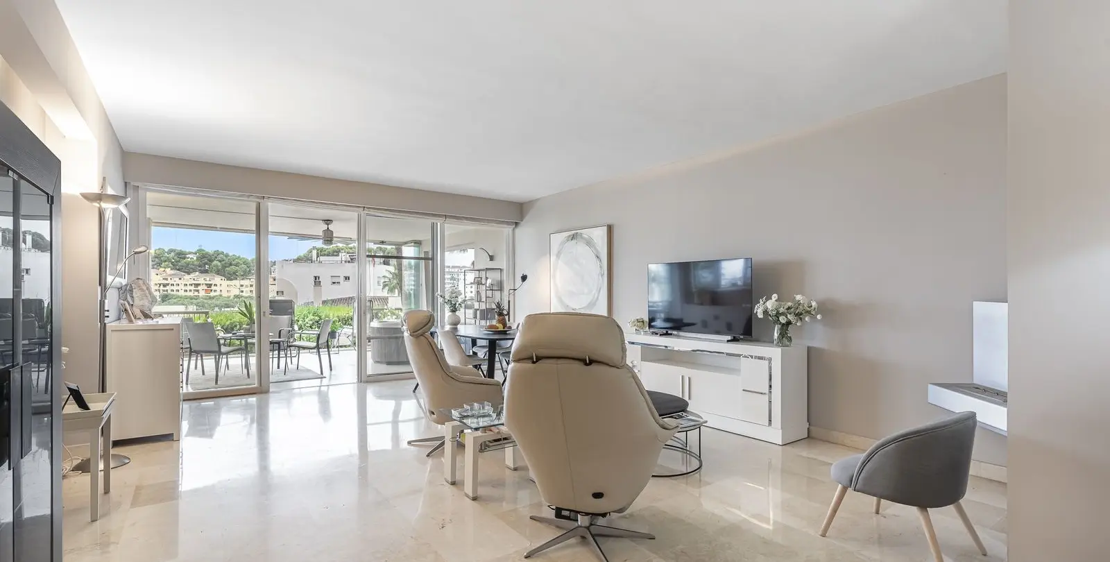 Продажа апартаментов на среднем этаже в Miraflores 18
