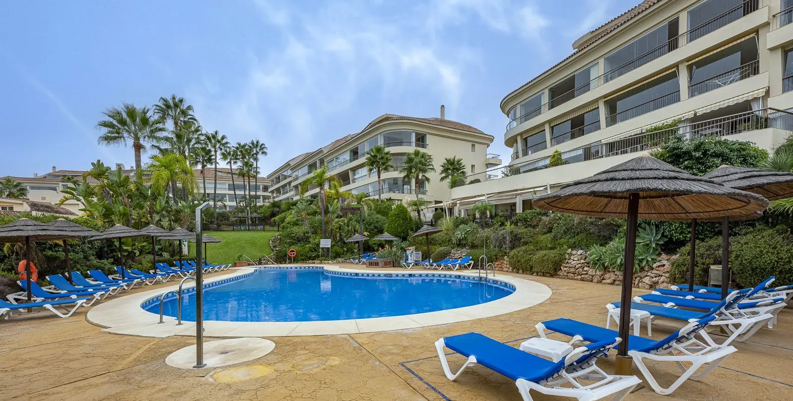 Продажа апартаментов на среднем этаже в Miraflores 31