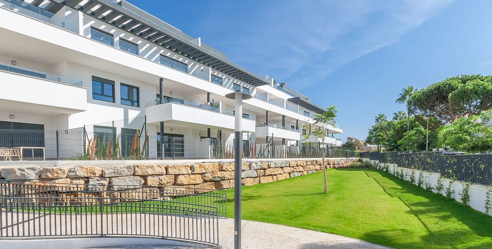 Venta de apartamento en planta media en El Chaparral 4
