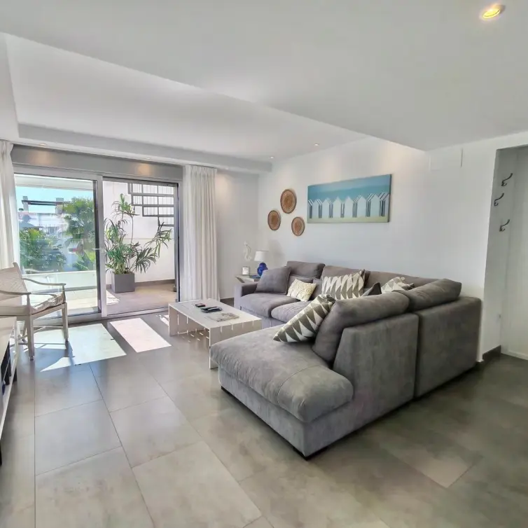 Sale of penthouse in Benahavís