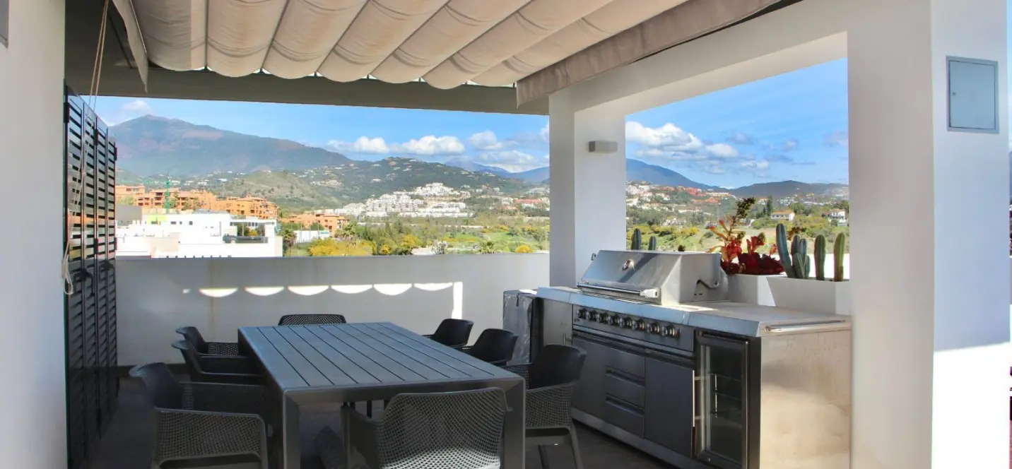 Sale of penthouse in Benahavís 1
