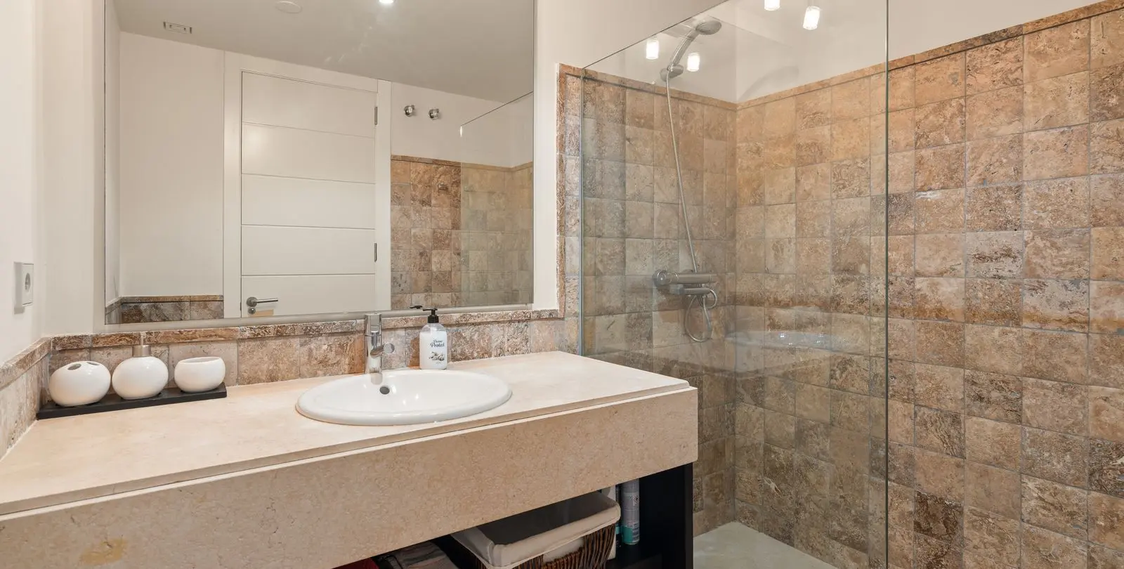 Venta de apartamento en planta baja en Los Flamingos 21