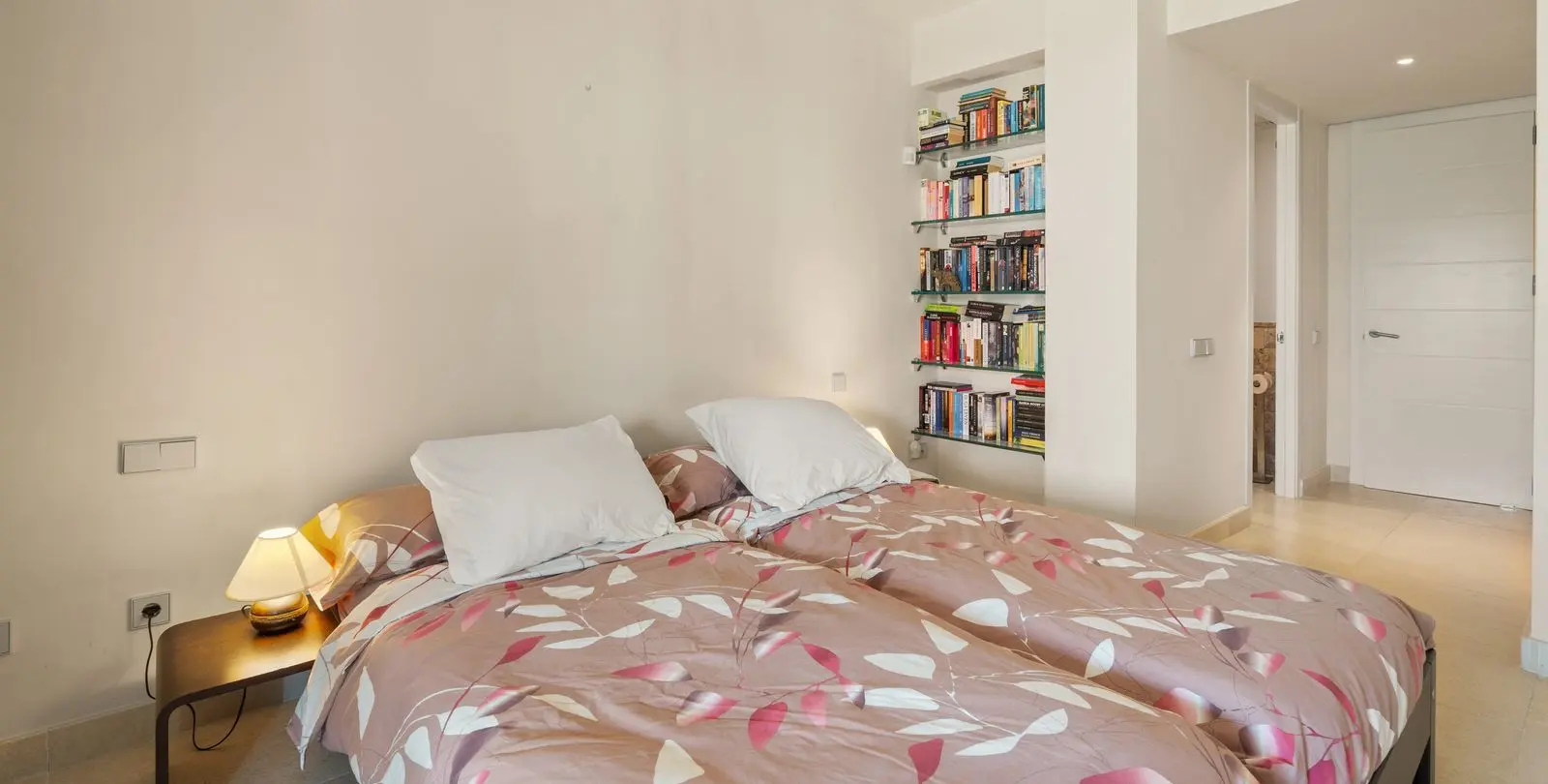 Venta de apartamento en planta baja en Los Flamingos 24