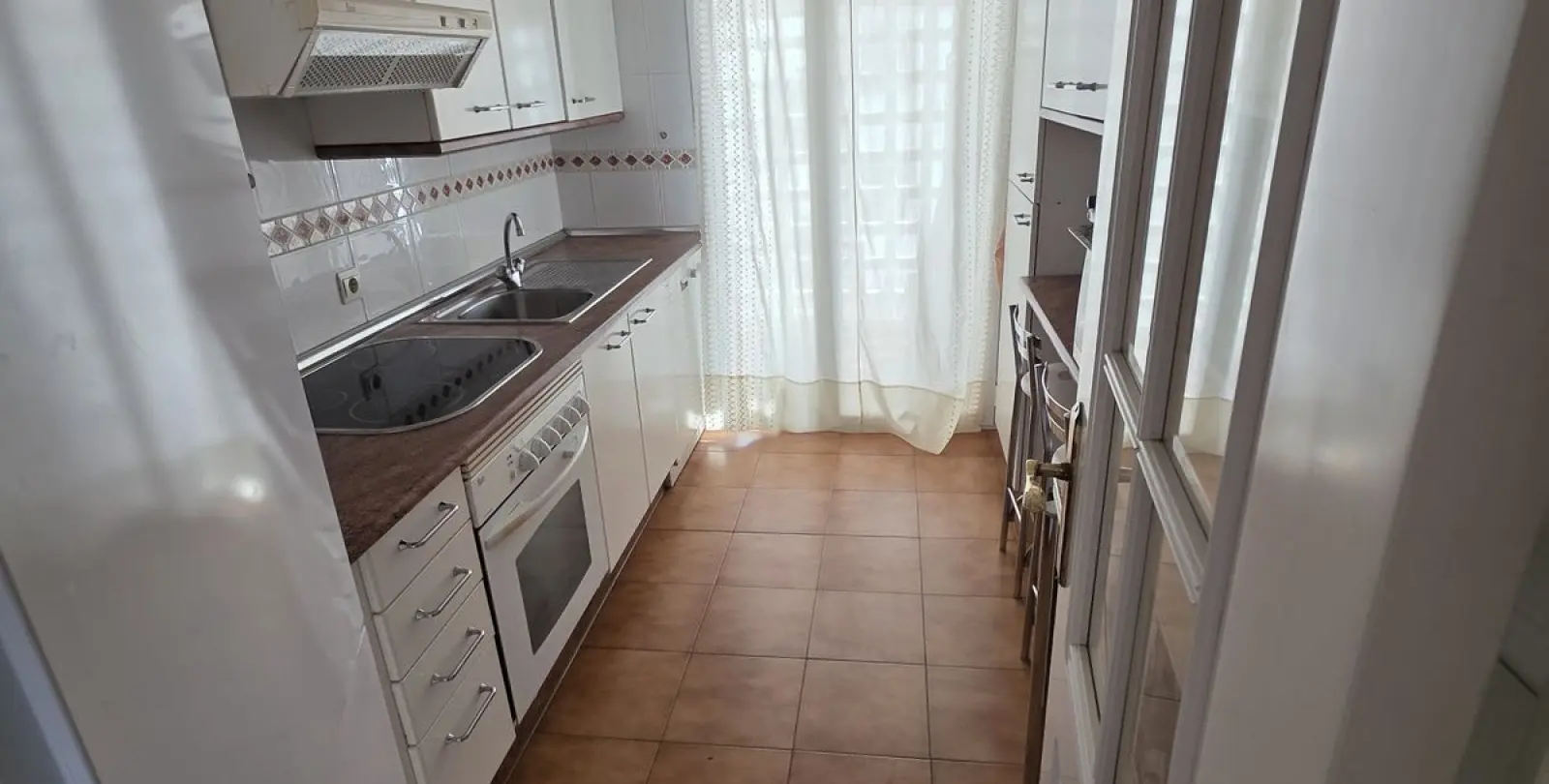 Sale of middle floor apartment in Puerto Banús 12