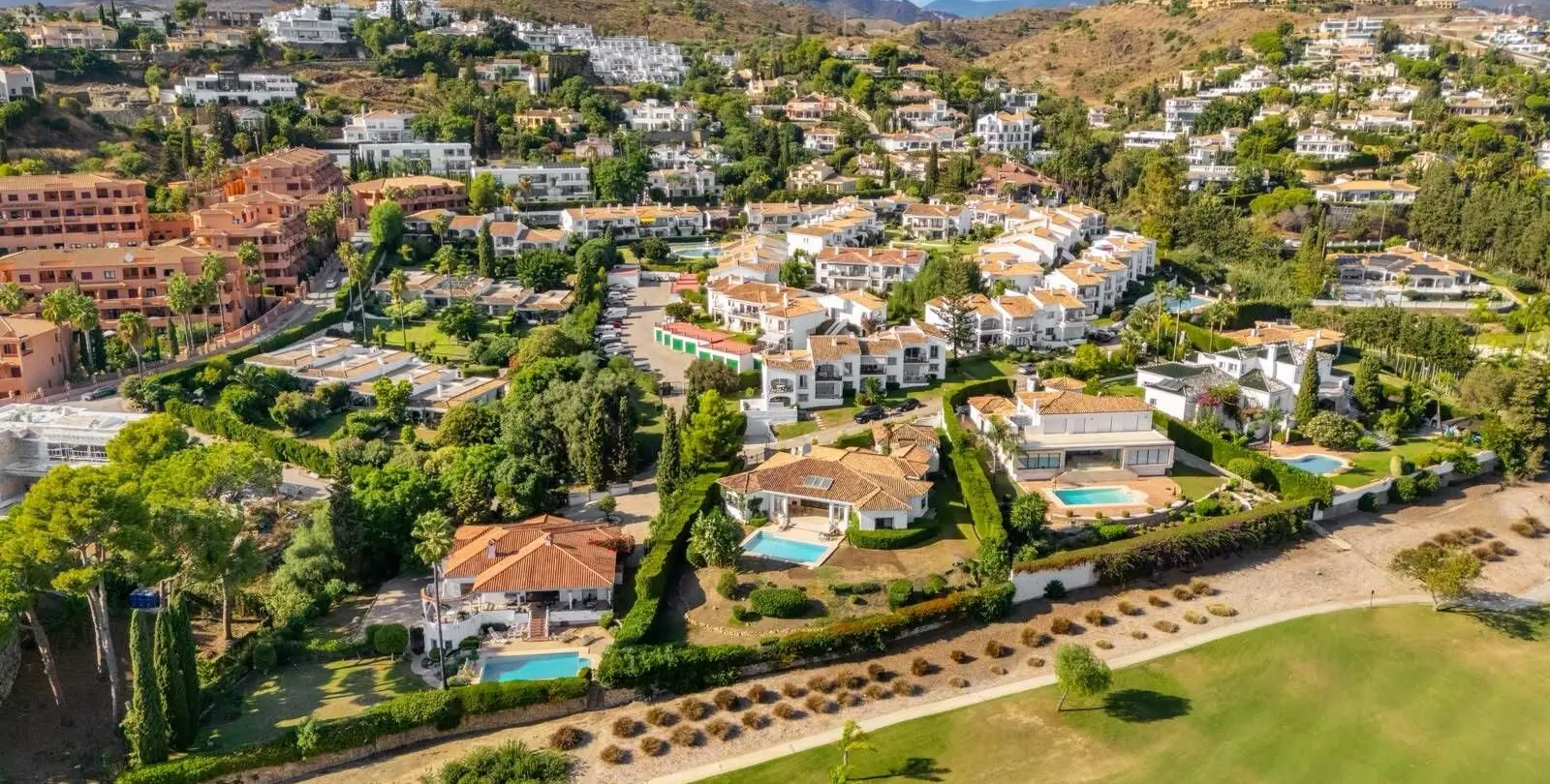Продажа апартаментов на первом этаже в El Paraiso 23