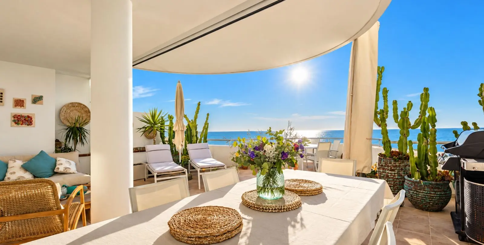 Sale of penthouse in Estepona 3