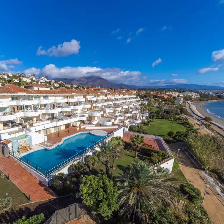 Venta de ático en Estepona