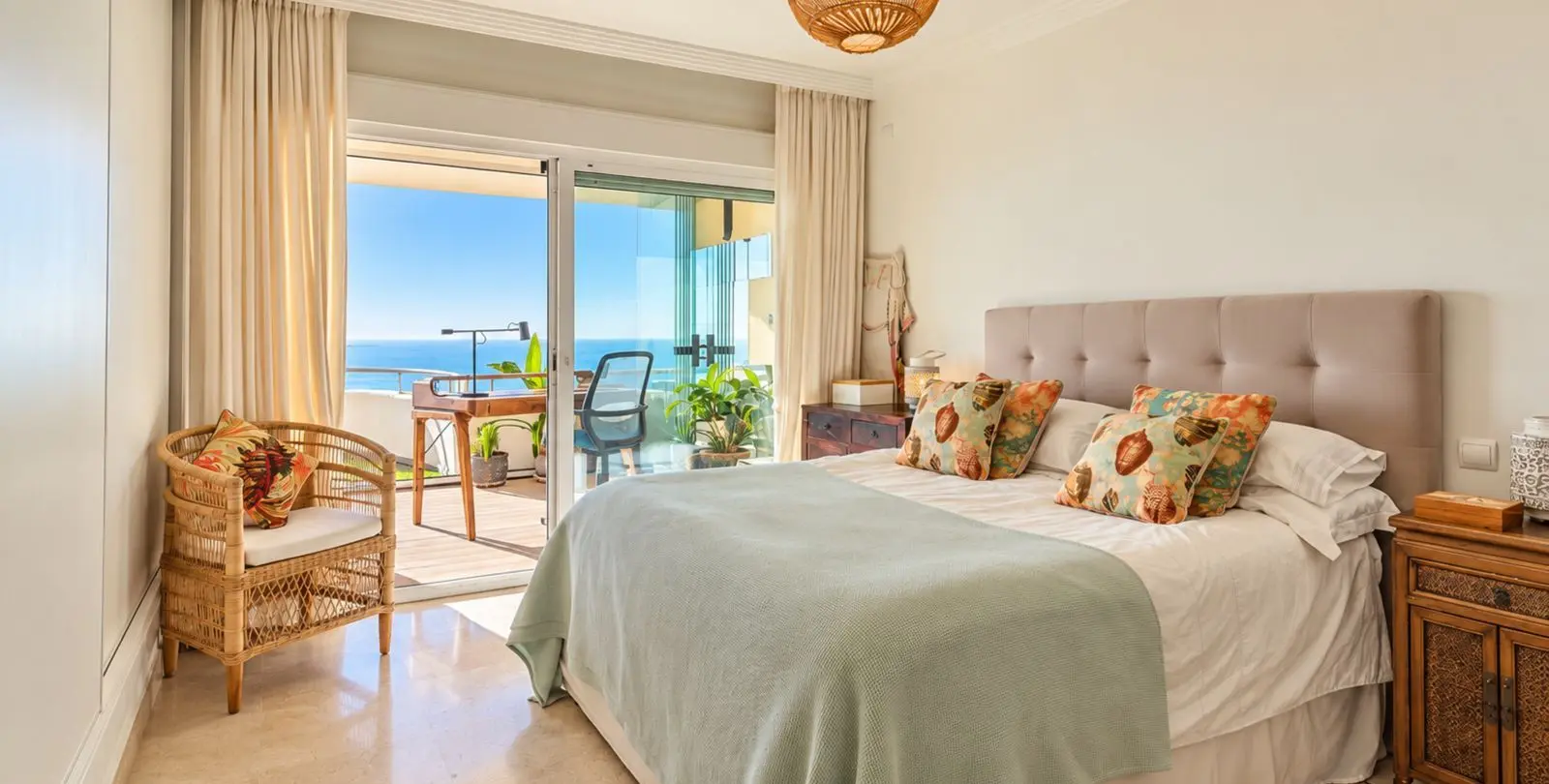 Sale of penthouse in Estepona 6