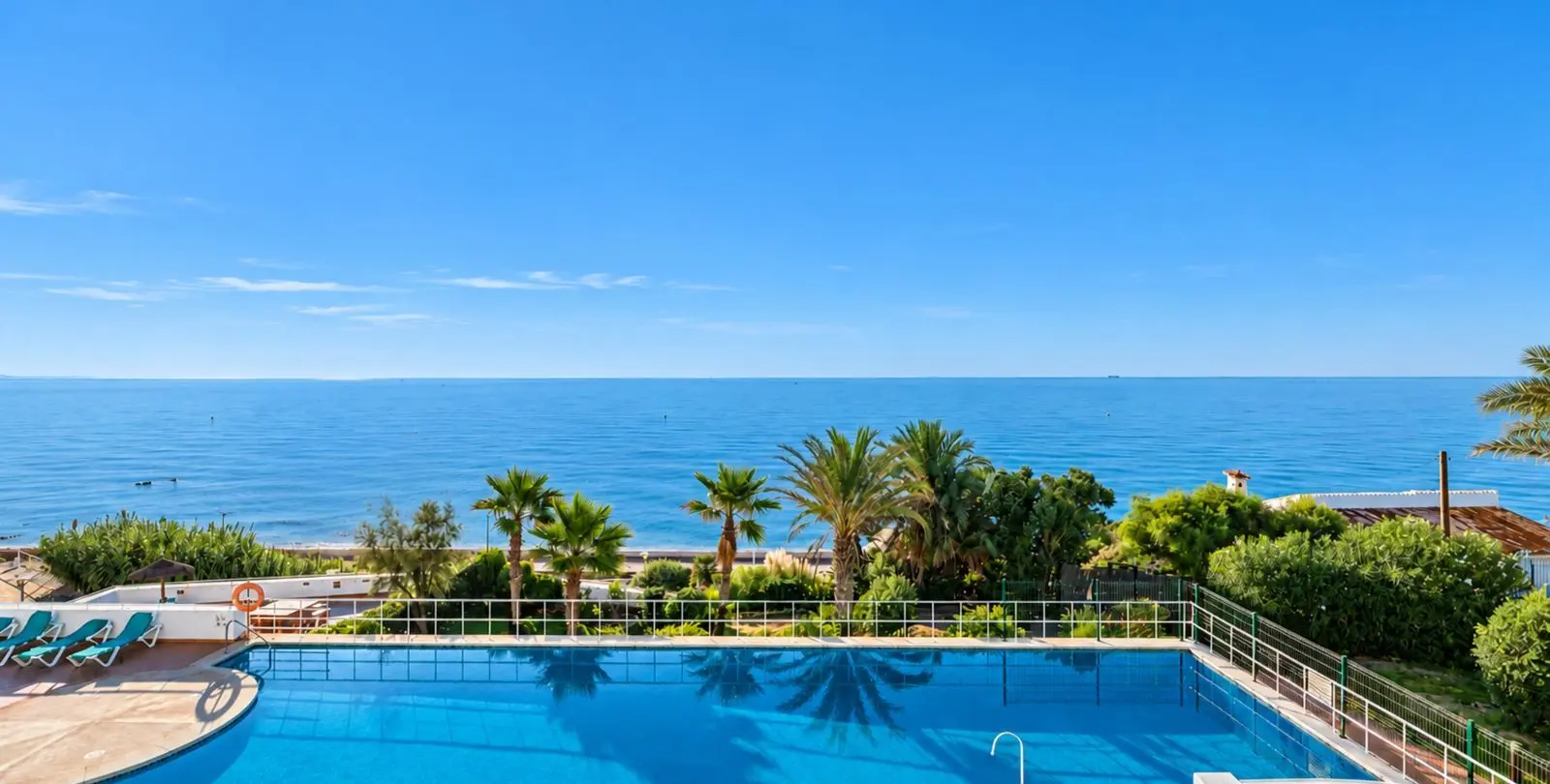 Sale of penthouse in Estepona 10
