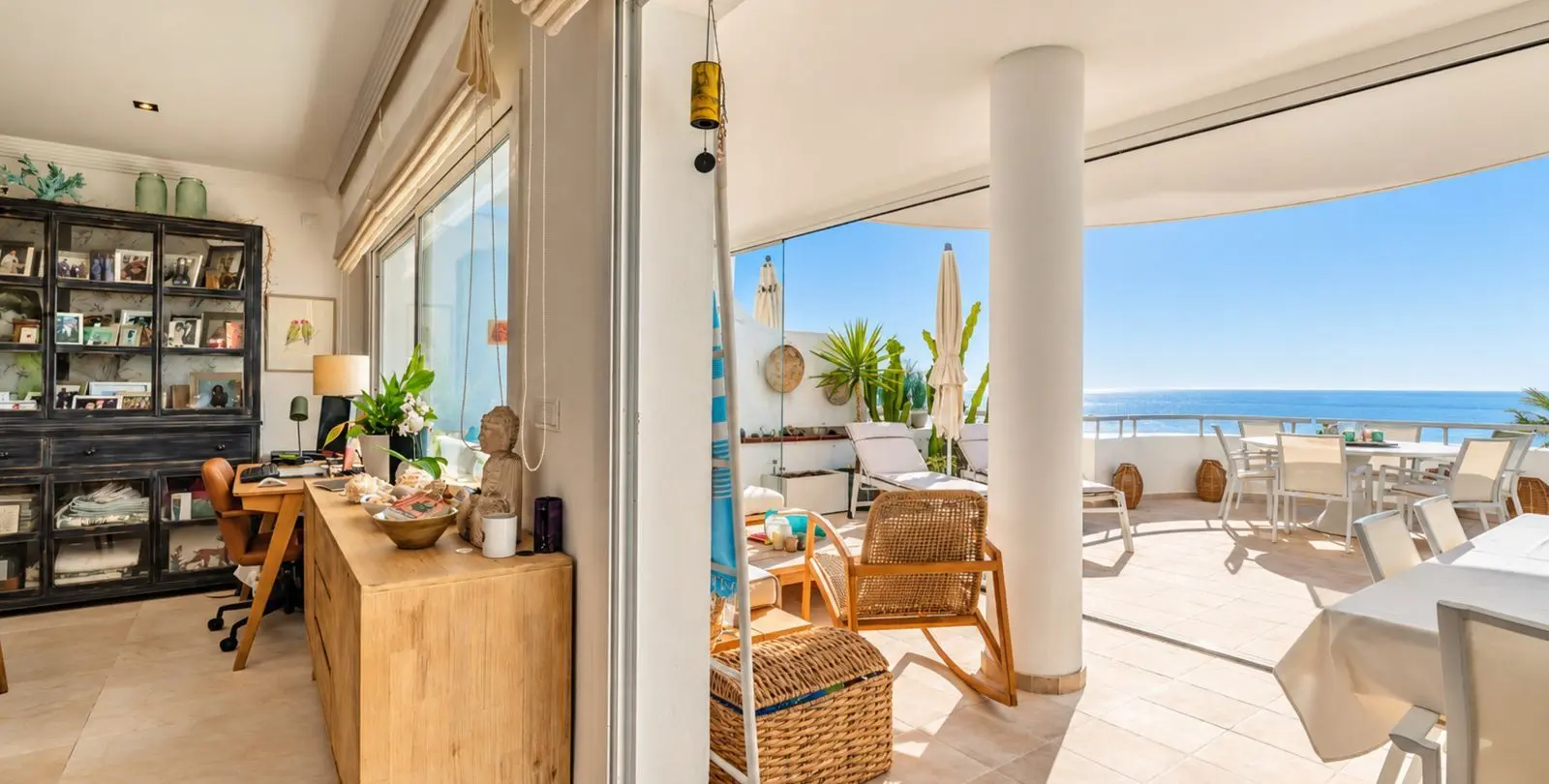 Sale of penthouse in Estepona 14