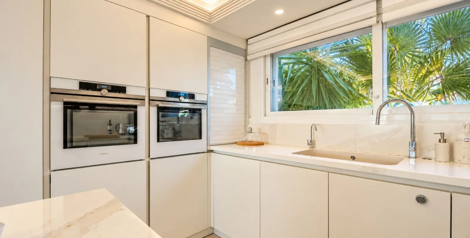 Sale of penthouse in Estepona 22