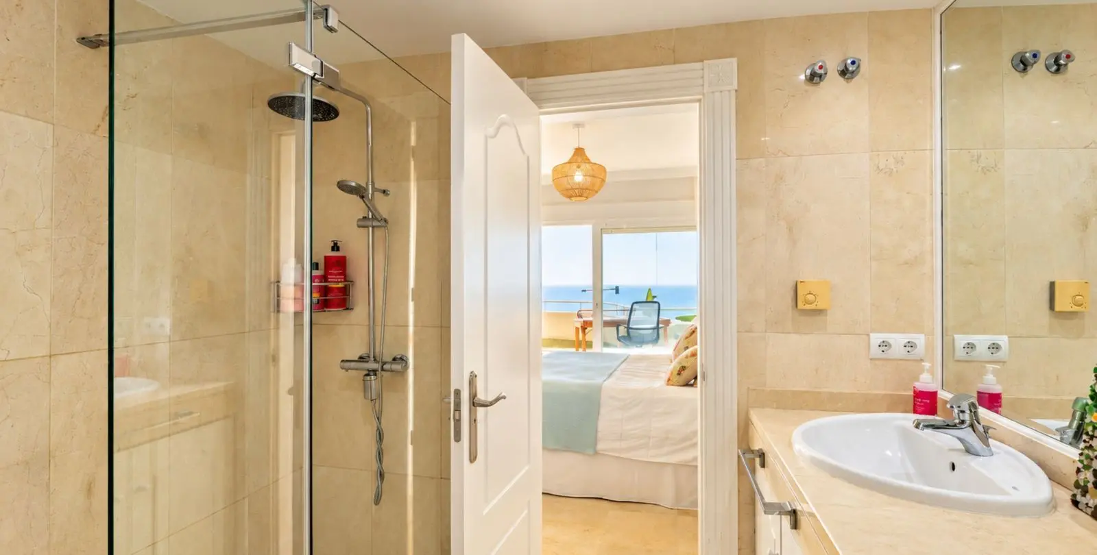 Sale of penthouse in Estepona 33