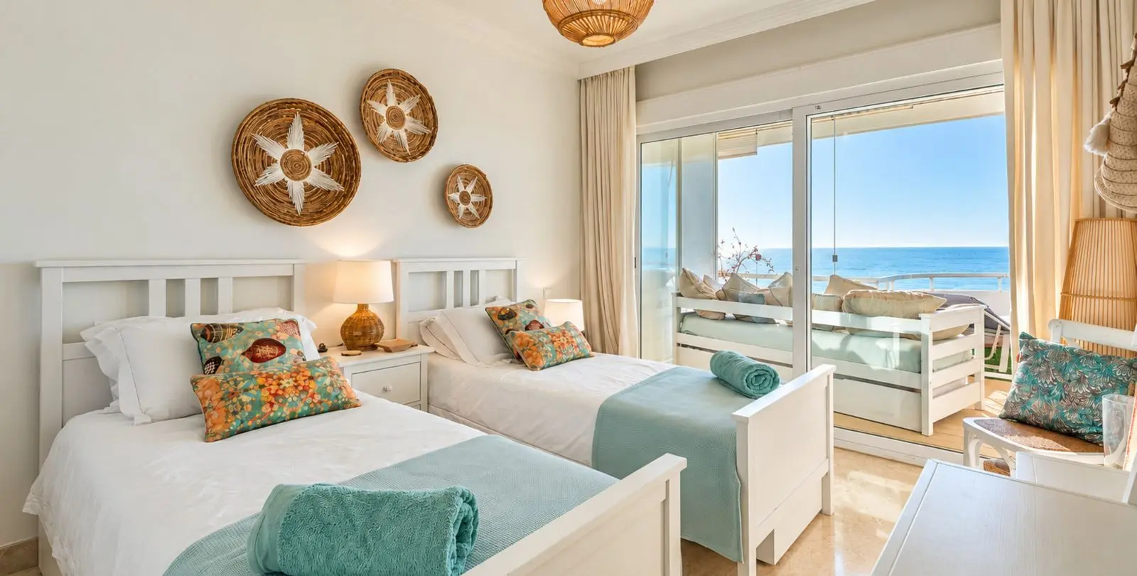 Sale of penthouse in Estepona 49