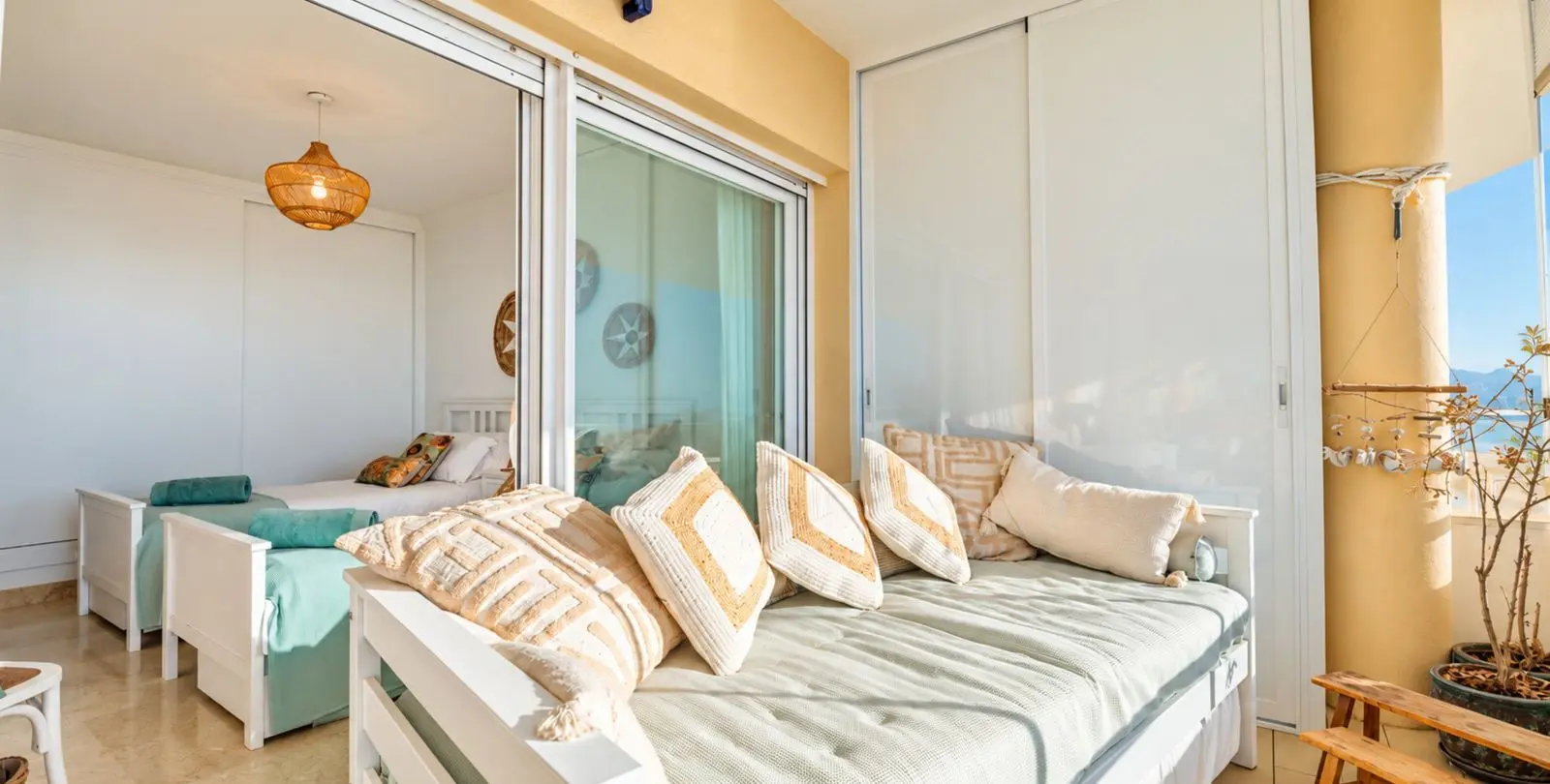 Sale of penthouse in Estepona 56