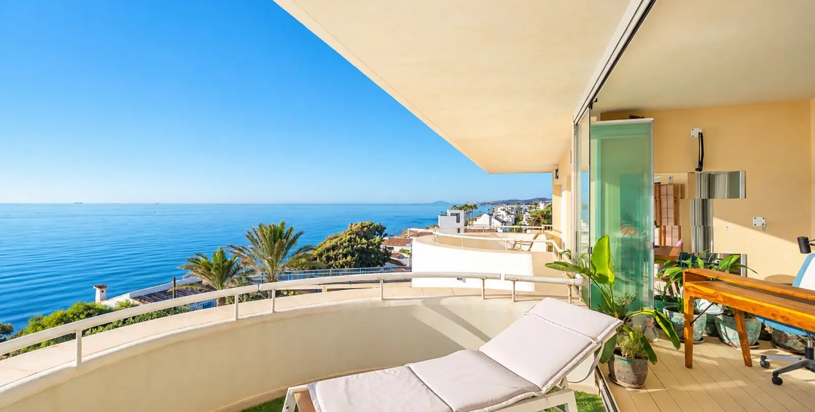 Sale of penthouse in Estepona 59