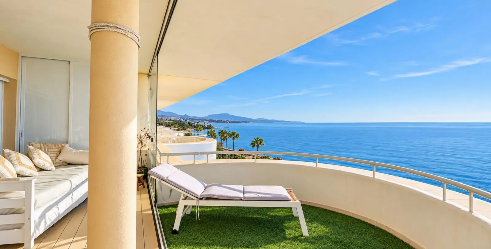 Sale of penthouse in Estepona 61