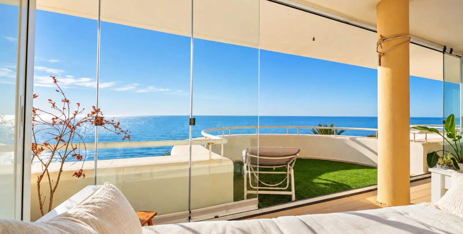Sale of penthouse in Estepona 63