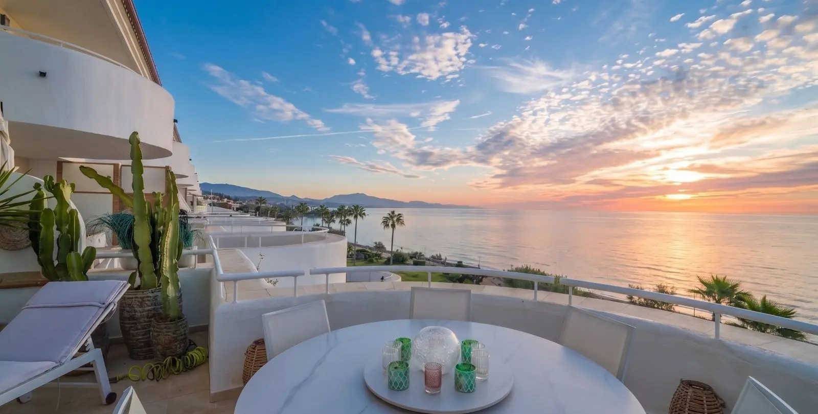 Sale of penthouse in Estepona 78