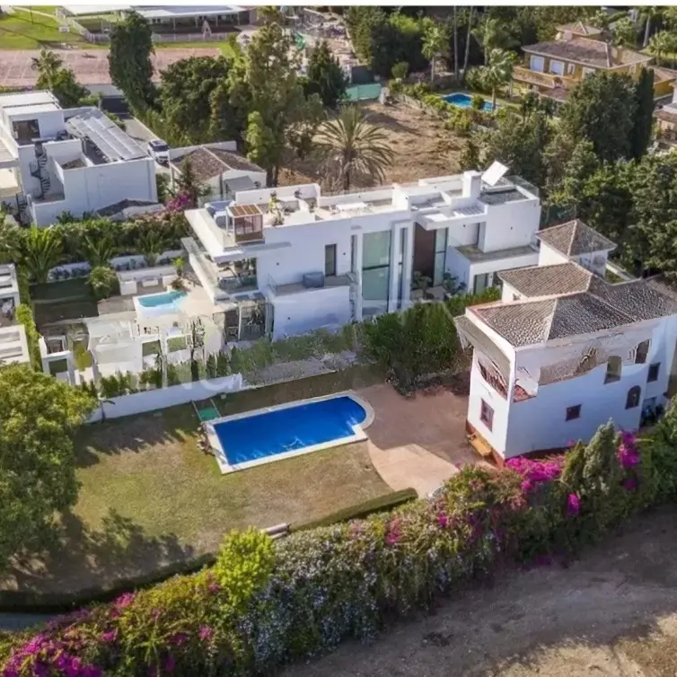 Venta de villa independiente en Guadalmina Baja