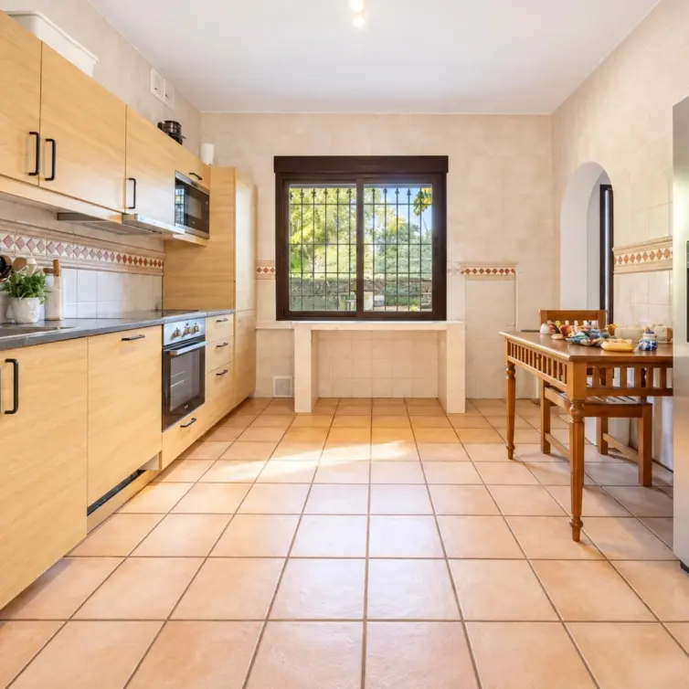 Venta de villa independiente en Guadalmina Baja