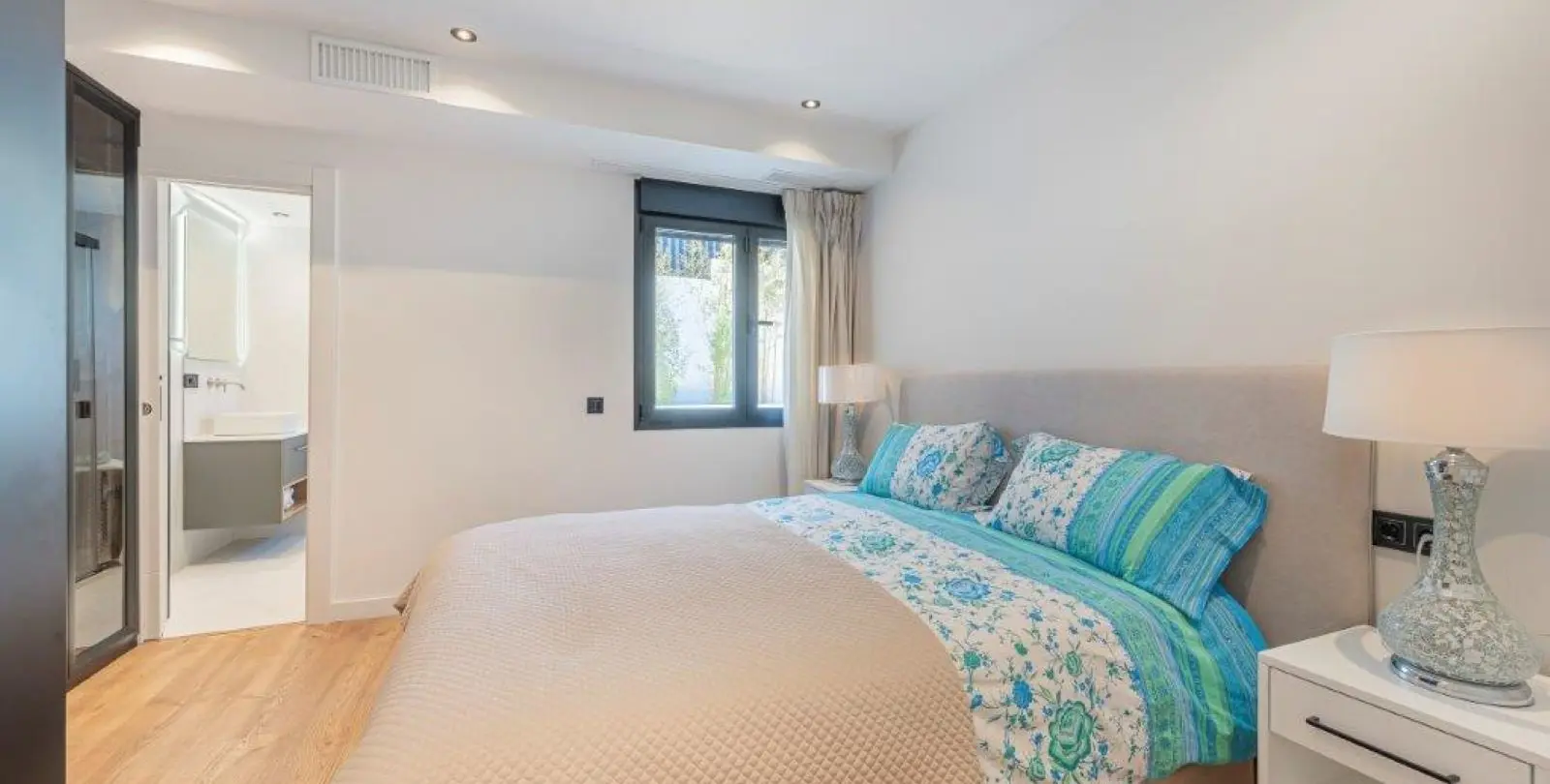 Venta de villa independiente en El Rosario 36