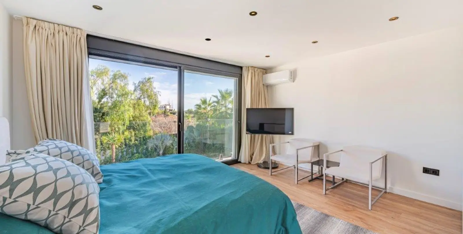 Venta de villa independiente en El Rosario 42
