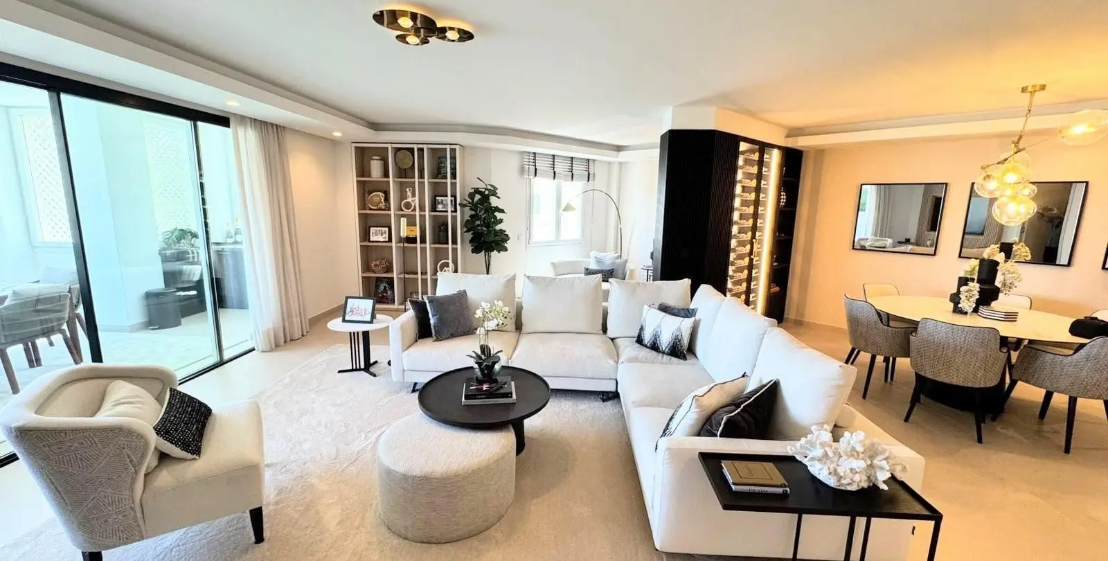 Venta de apartamento en planta media en Puerto Banús 9