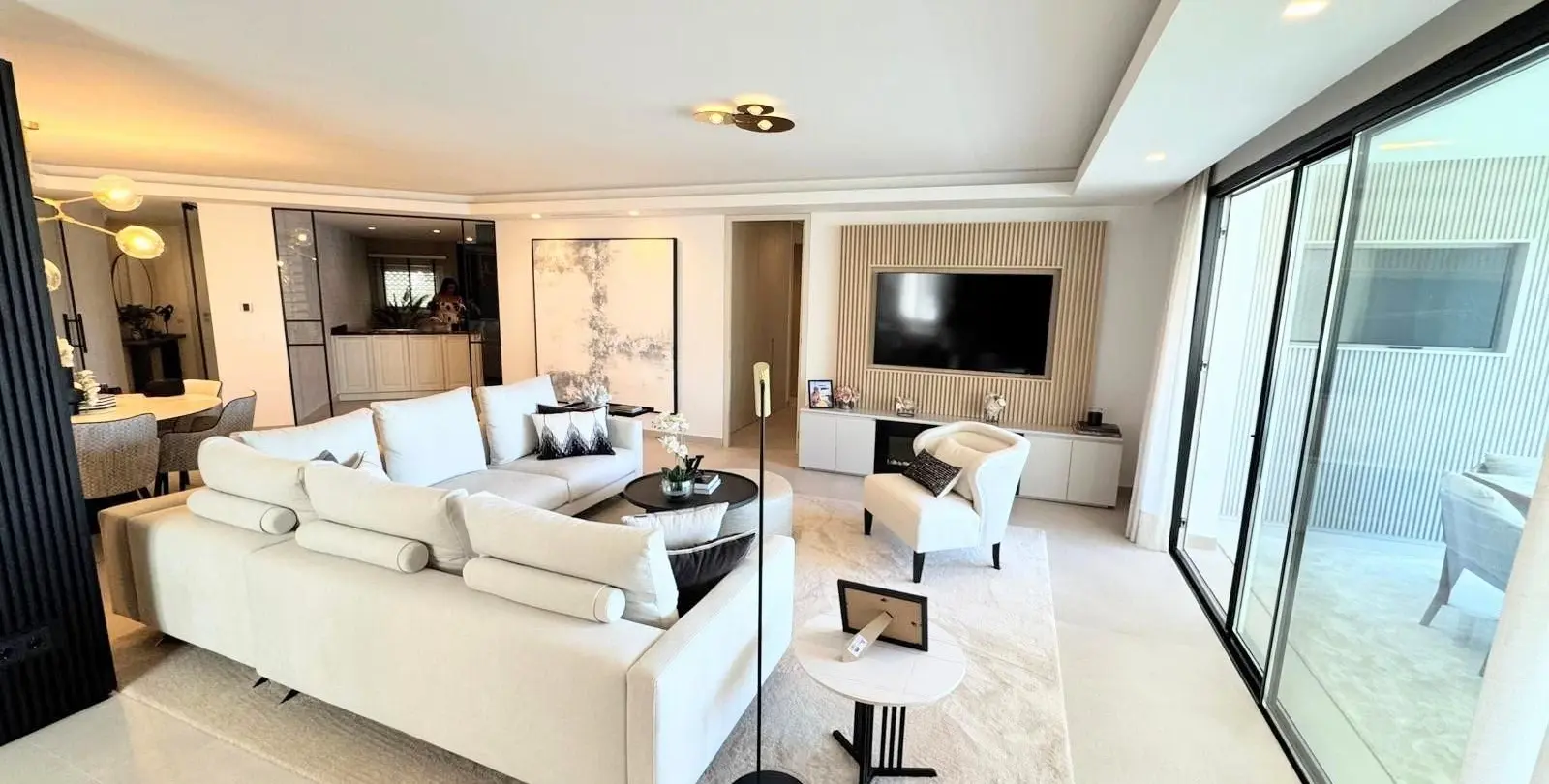 Venta de apartamento en planta media en Puerto Banús 14