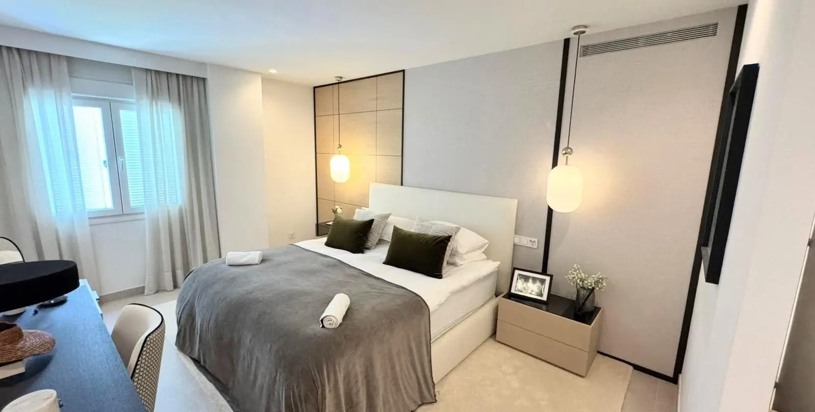 Venta de apartamento en planta media en Puerto Banús 37