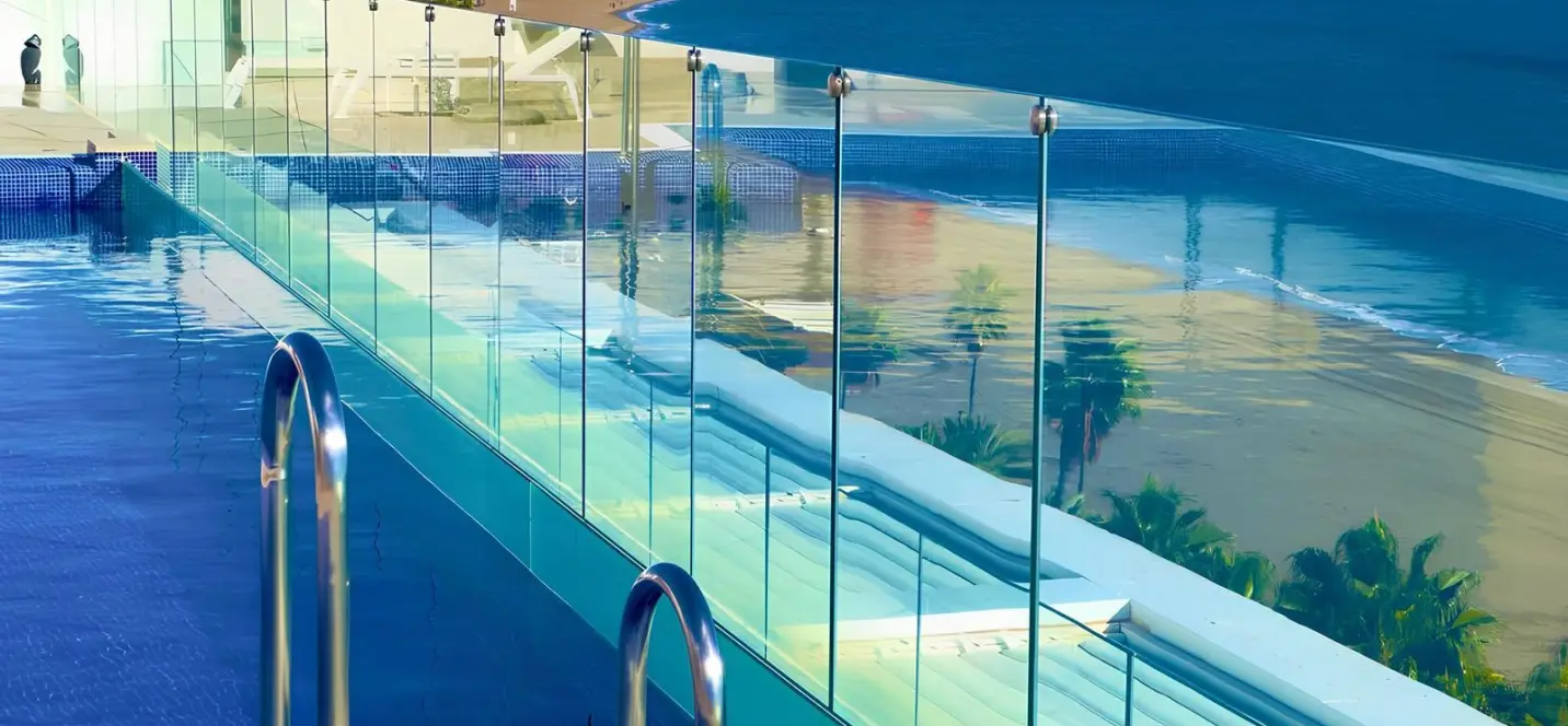 Venta de apartamento en planta media en Estepona 0