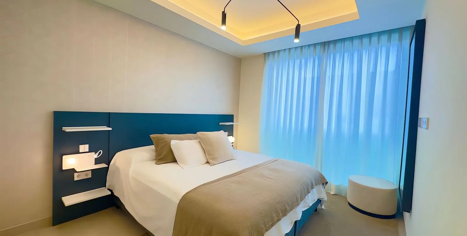 Venta de apartamento en planta media en Estepona 7