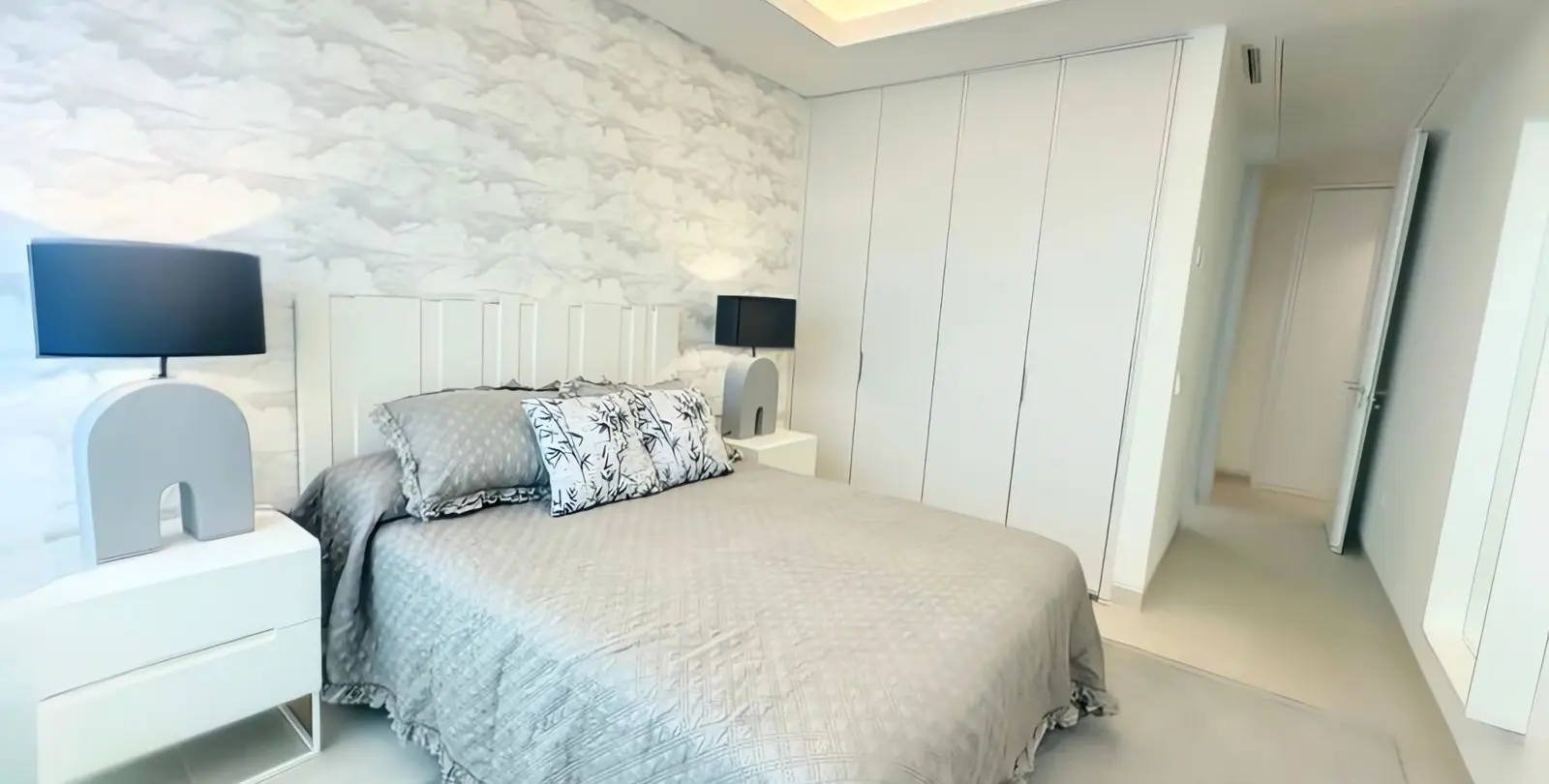 Venta de apartamento en planta media en Estepona 9
