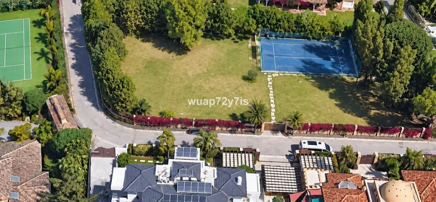 Venta de parcela residencial en El Paraiso 0