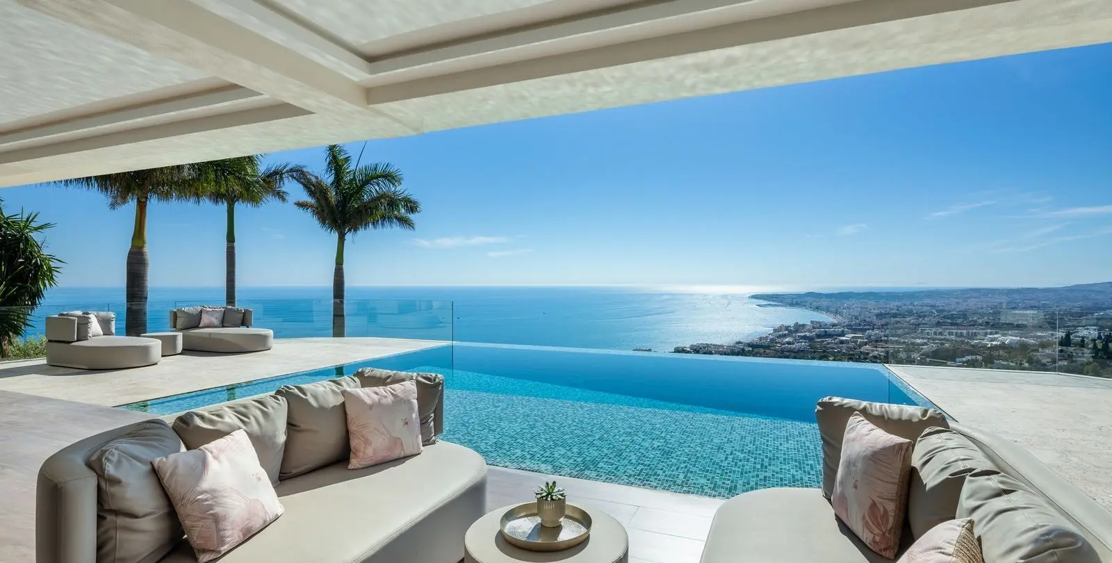 Venta de villa independiente en Benalmadena 1