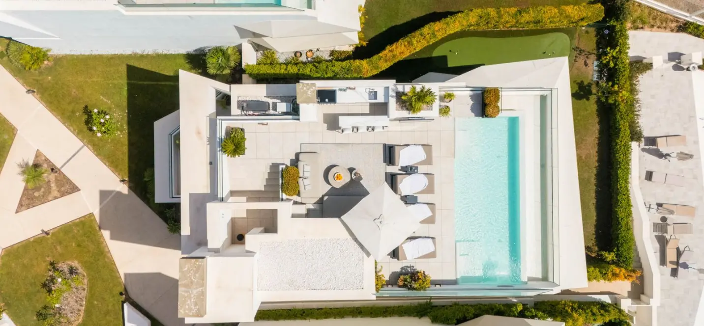 Venta de villa independiente en Nueva Andalucía 2