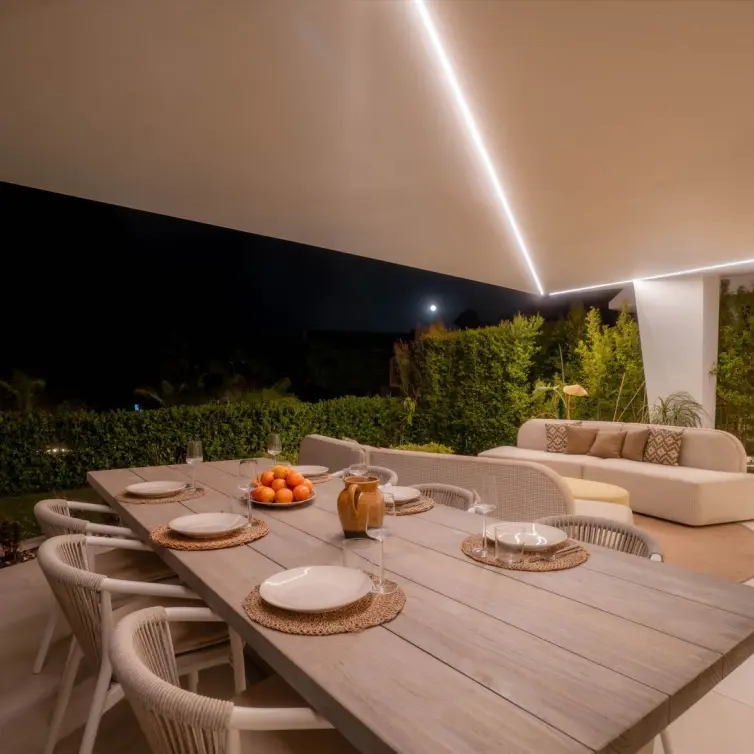 Venta de villa independiente en Nueva Andalucía