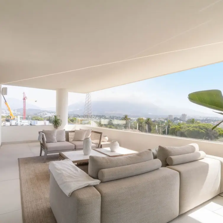 Venta de villa independiente en Nueva Andalucía