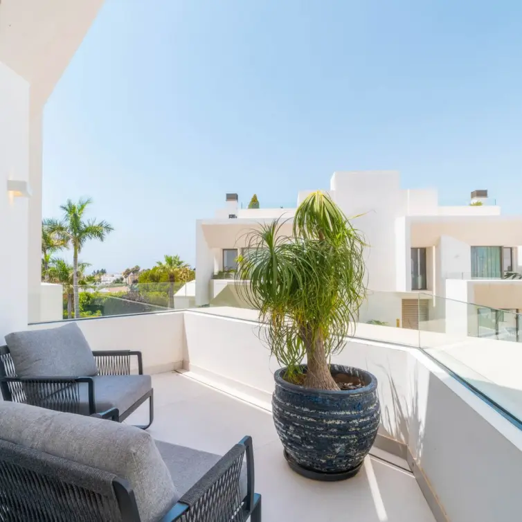 Venta de villa independiente en Nueva Andalucía