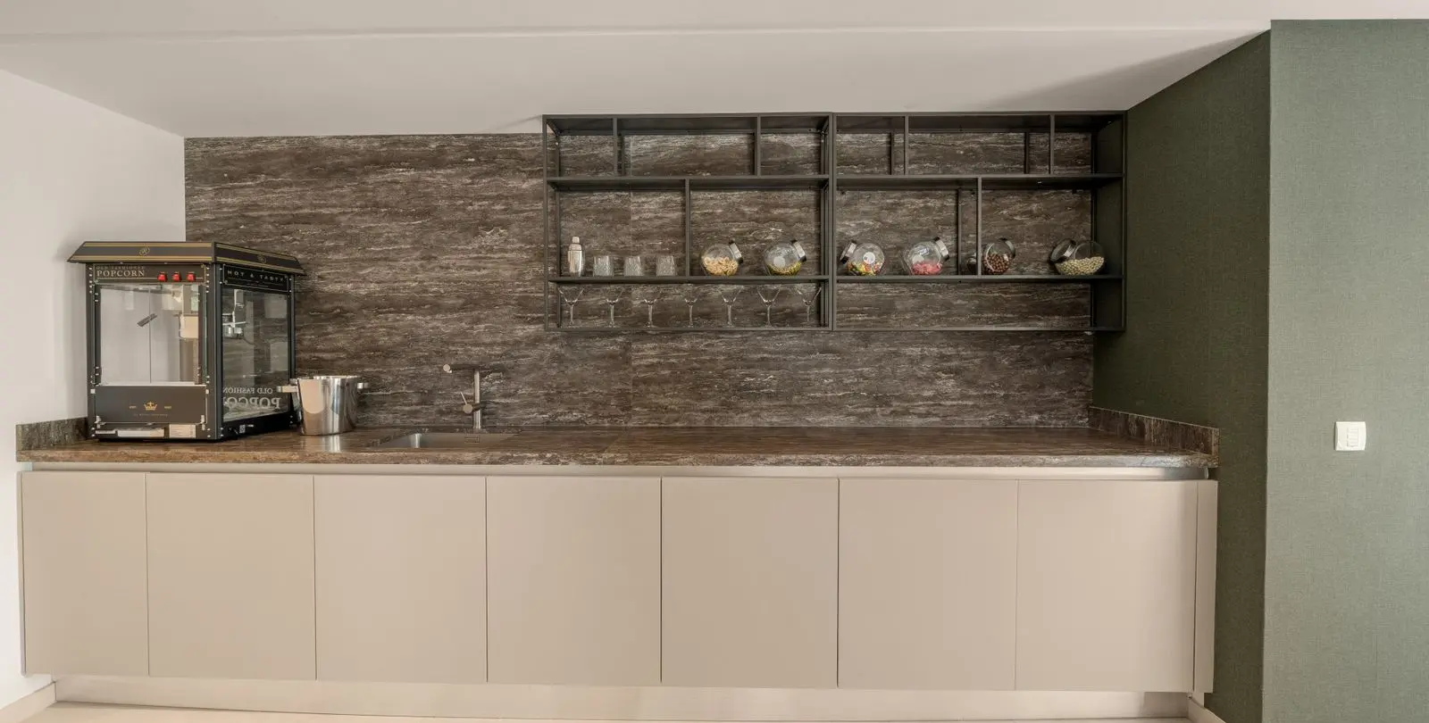 Venta de villa independiente en Nueva Andalucía 40