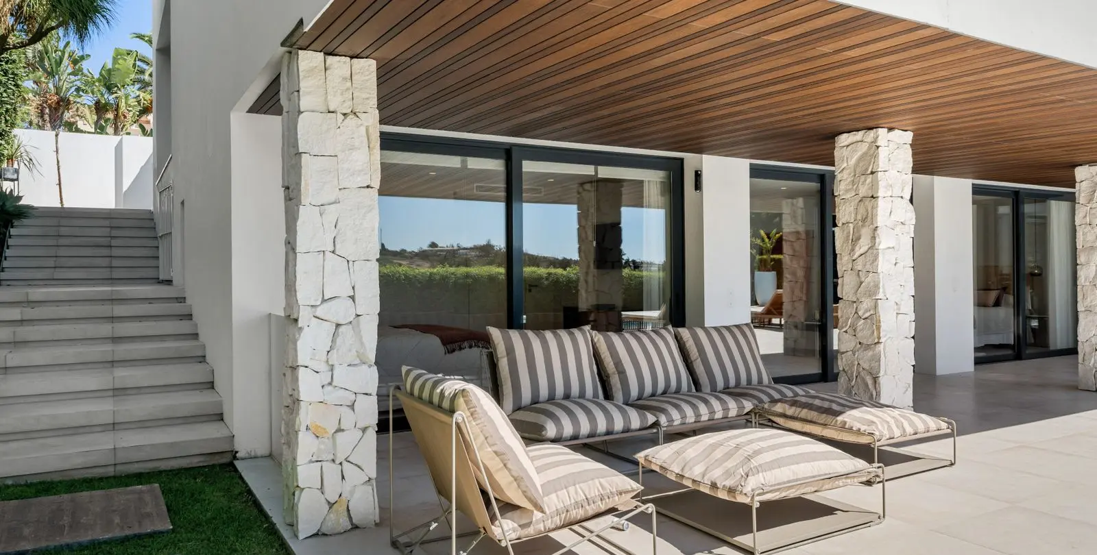 Venta de villa independiente en Nueva Andalucía 45