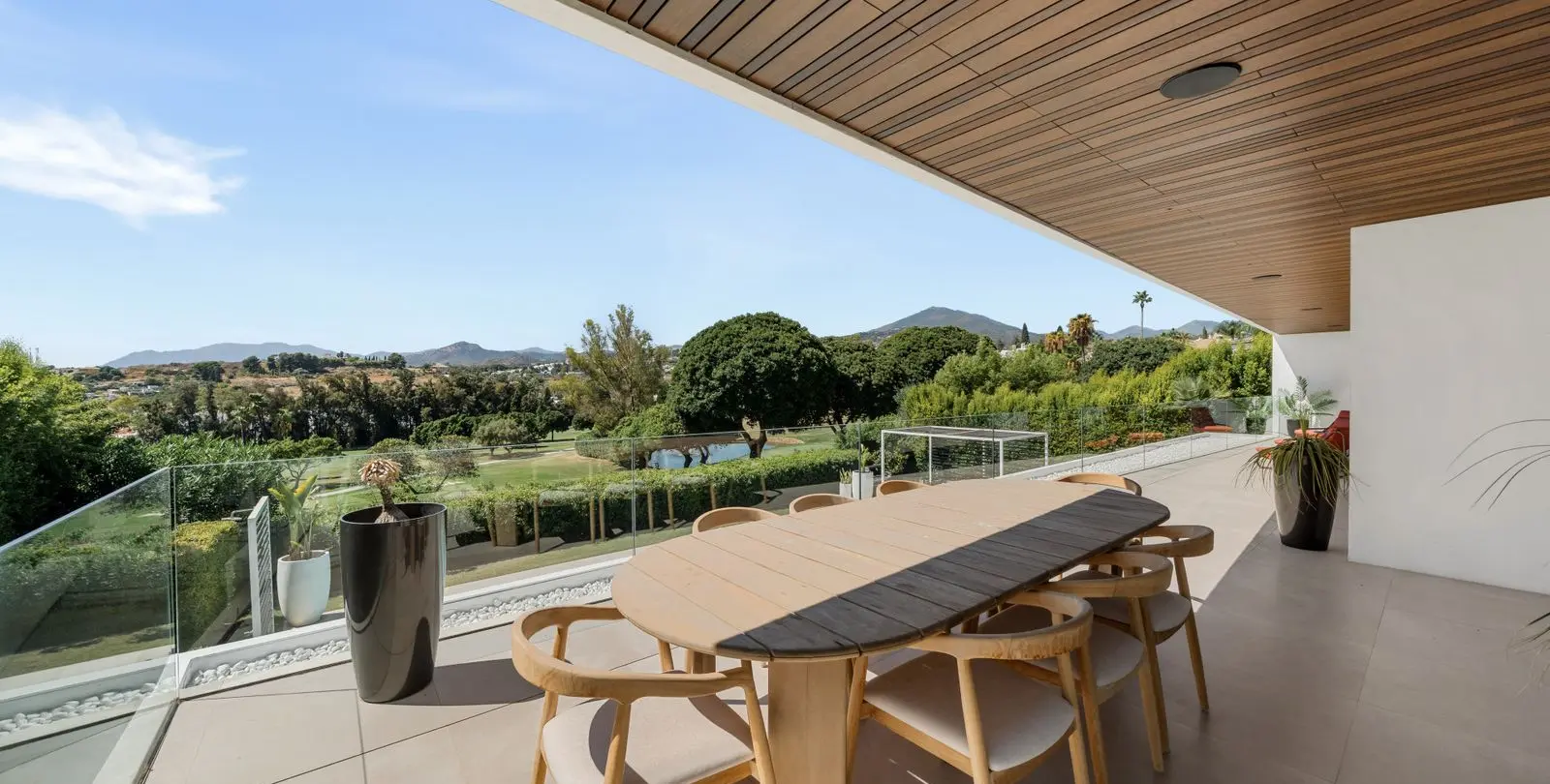 Venta de villa independiente en Nueva Andalucía 63