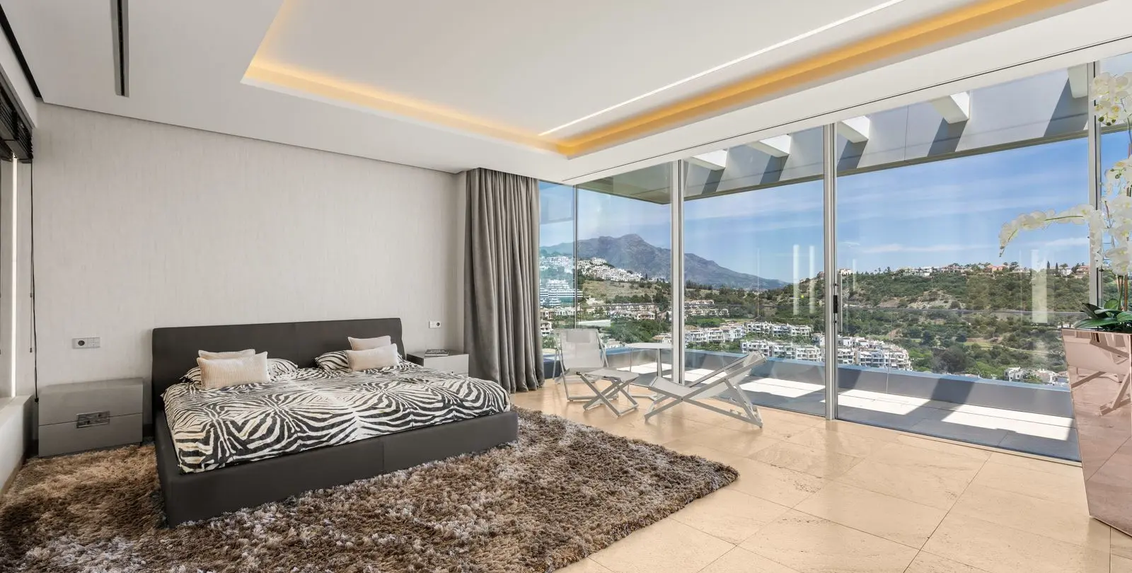 Venta de villa independiente en Los Arqueros 11