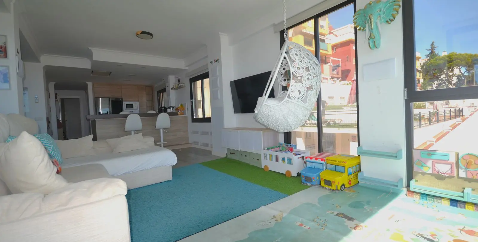 Sale of middle floor apartment in Torremolinos 2