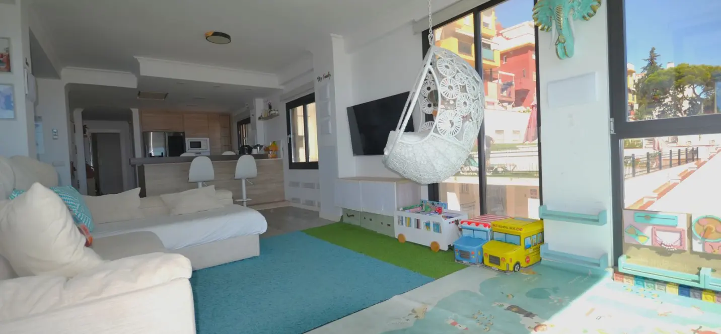 Venta de apartamento en planta media en Torremolinos 1