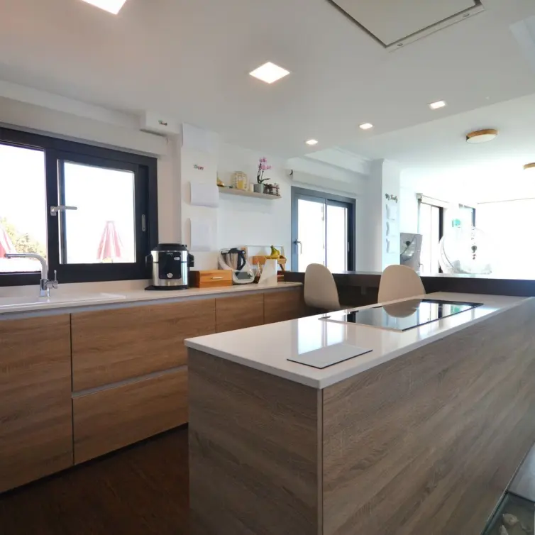 Venta de apartamento en planta media en Torremolinos