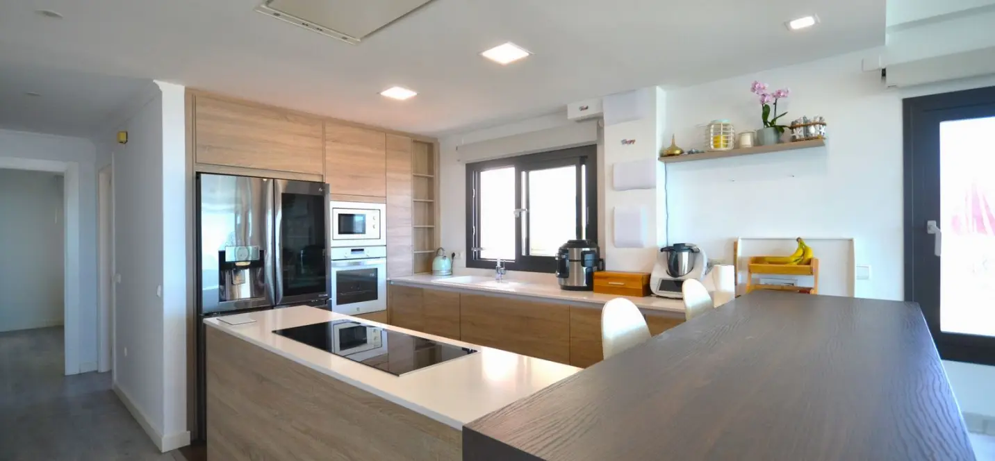 Venta de apartamento en planta media en Torremolinos 4