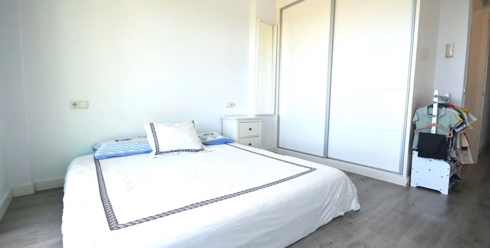 Sale of middle floor apartment in Torremolinos 11