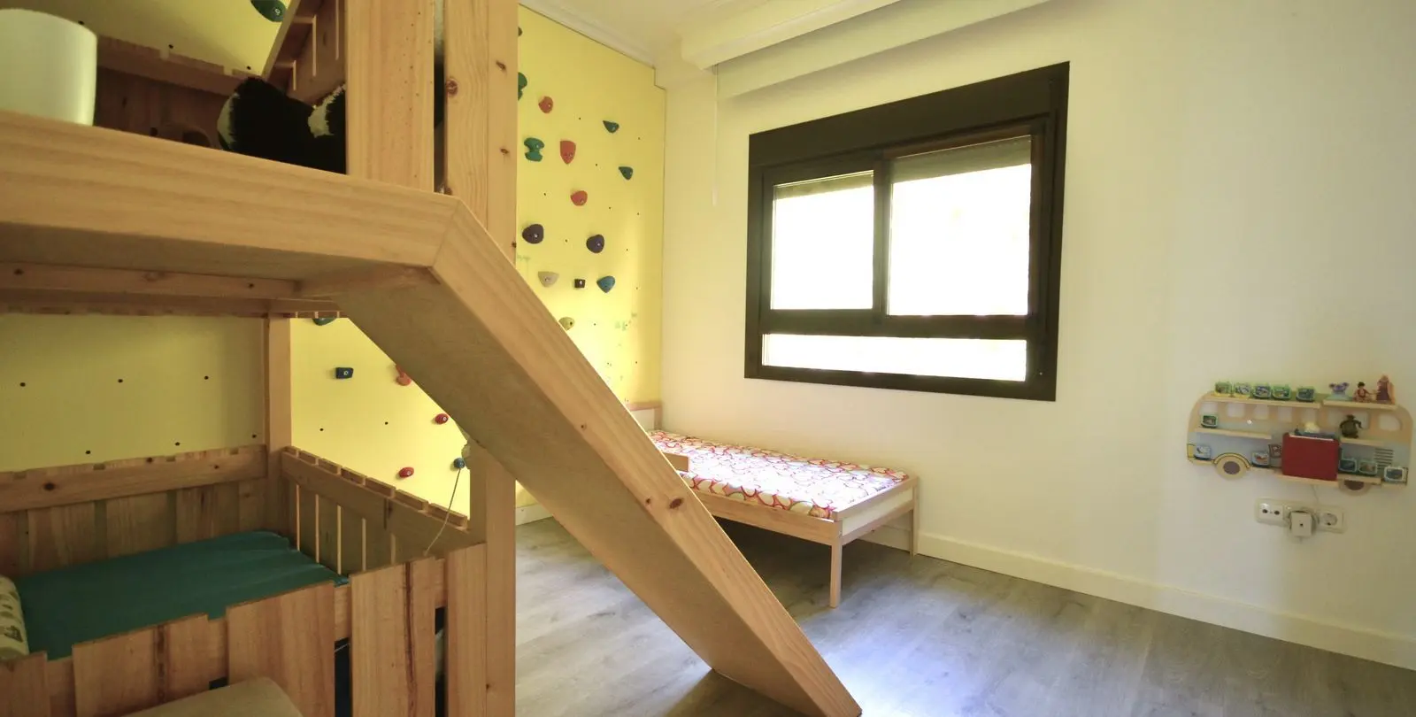 Sale of middle floor apartment in Torremolinos 16